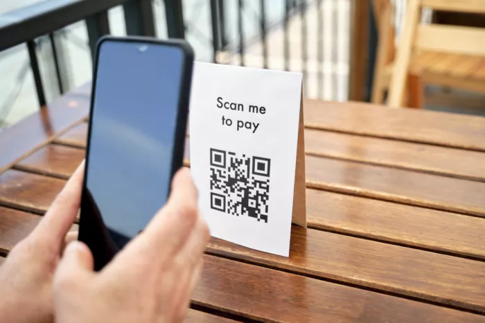 QR kód lefényképezésével fizetés mobilról