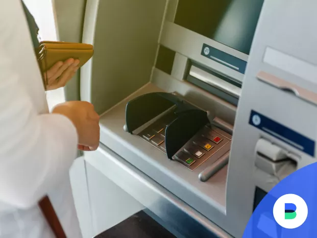 Készpénzfelvétel UniCredit ATM-ből