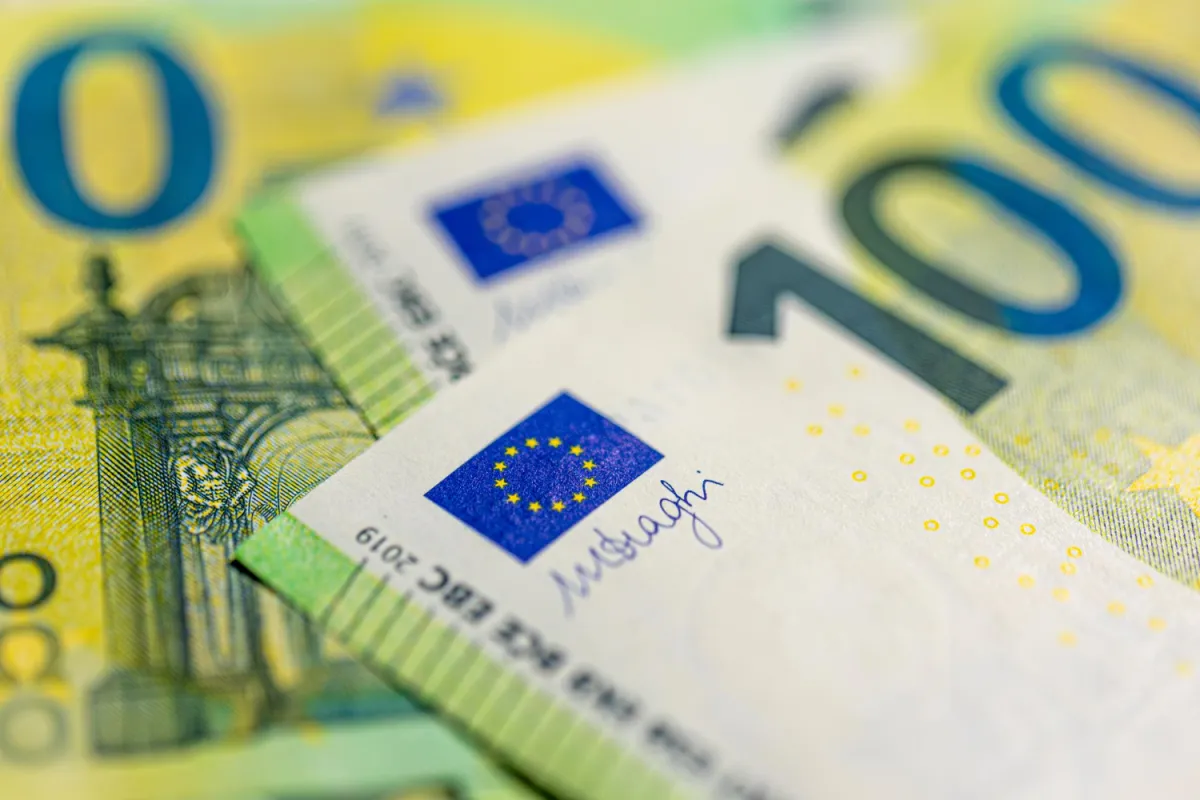 devizaváltás illusztráció freepik