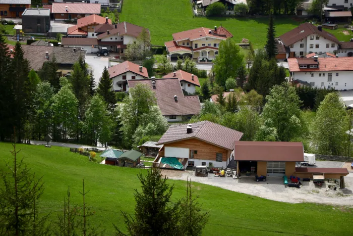 falu látképe