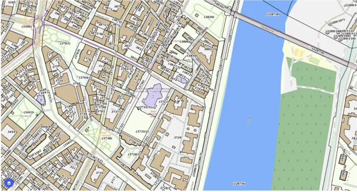 Megjelent az ingyenes helyrajzi szám kereső – Ezért fontos az Otthon Start hitelhez is! városi térkép folyóval, beszámozott épületekkel