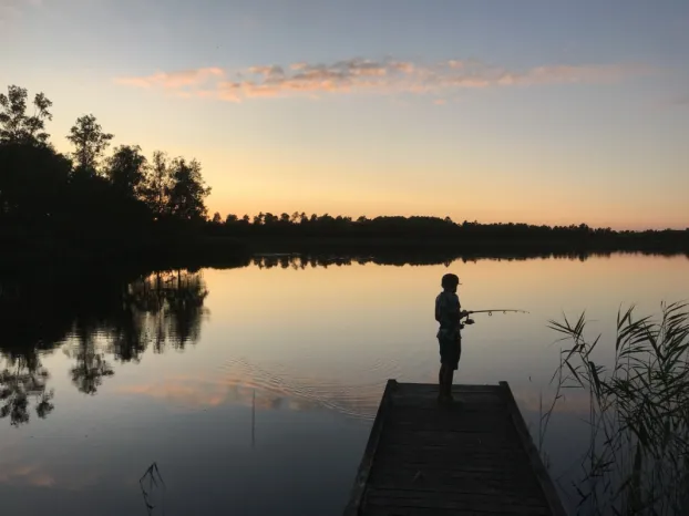 Nyaralók piaca: van élet a Balatonon kívül is, itt találhatsz olcsóbb ingatlanokat Horgász a tóparton