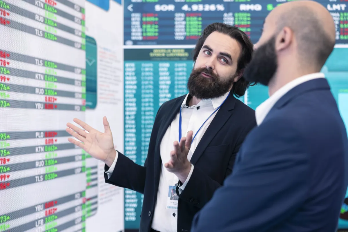 Üzletemberek beszélgetnek